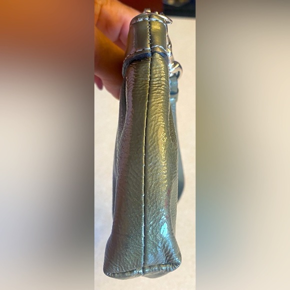 COACH Olive Green Patent Leather Wristlet, EUC - Picture 8 of 10